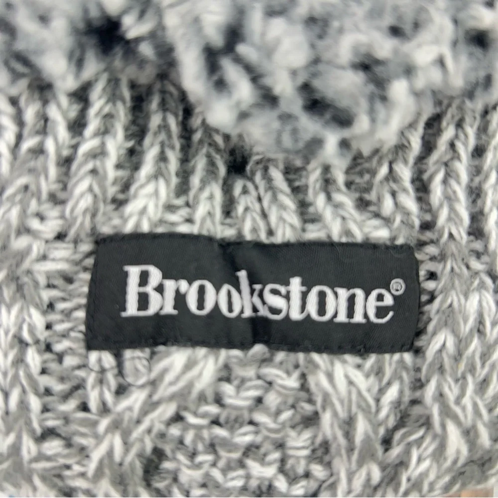 Brookstone Gray Cable Knit Slipper Socks with Grippers Size OS 4-10